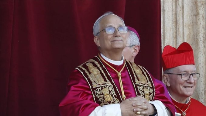 yeni-papa-14-leo-turkiyeye-geliyor-ElbrS4CS.webp
